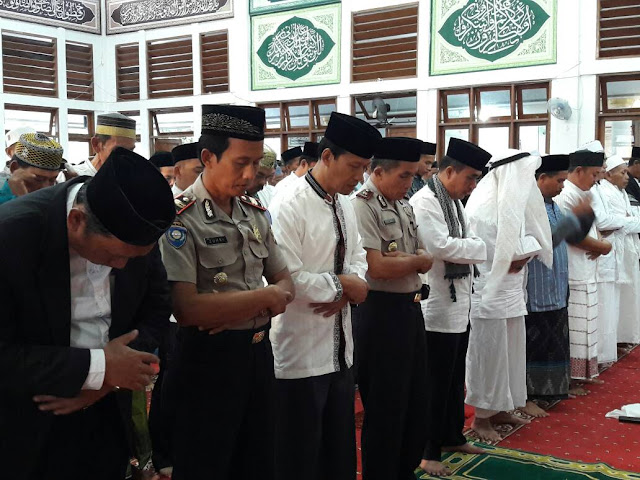 Image result for wakil bupati takbir keliling pulau seribu