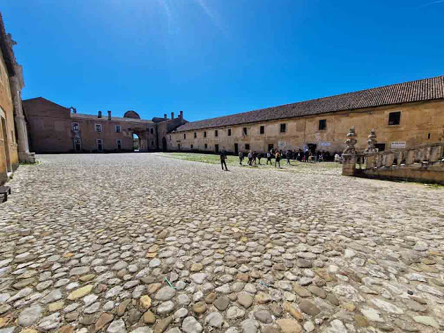La Certosa di San Lorenzo a Padula