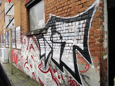 tags et graffiti sur des maisons