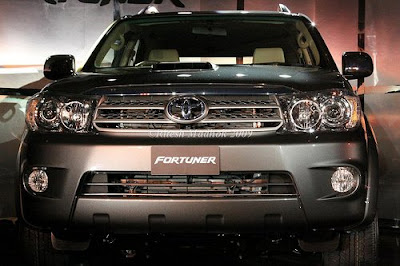 2010 Toyota Fortuner big-hit SUV Photos