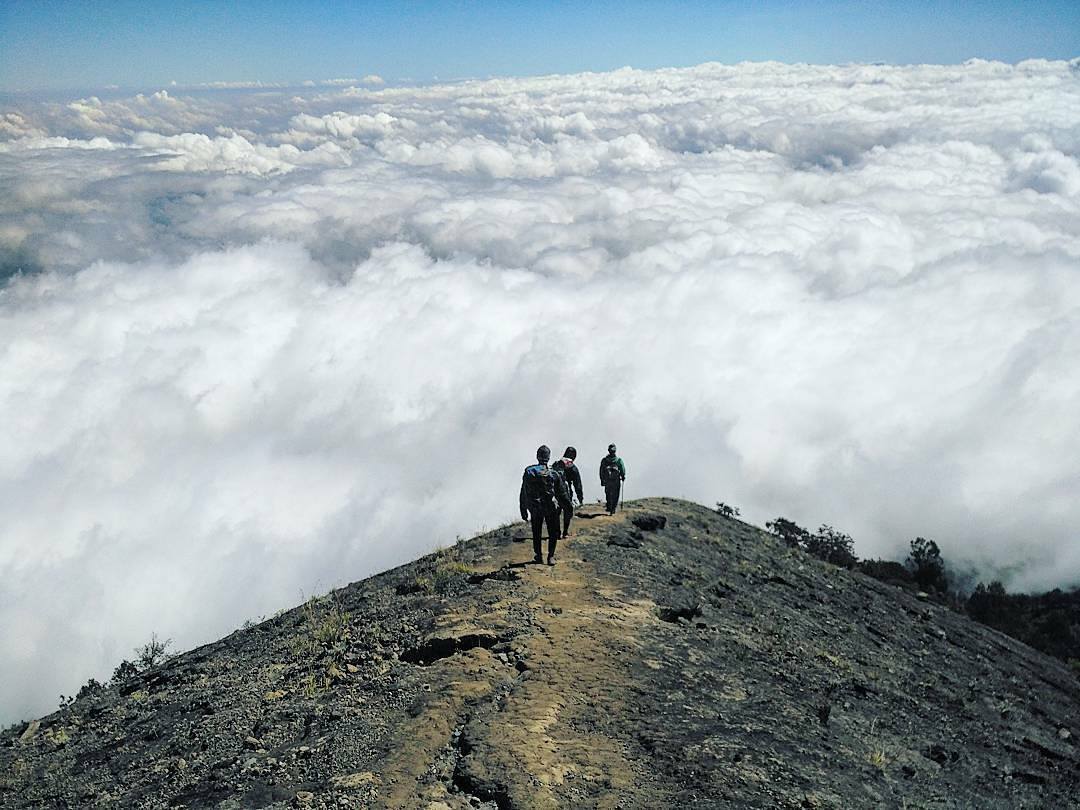 Jangan Pernah Merasa Sombong Jika Sudah Menggapai Puncak Gunung