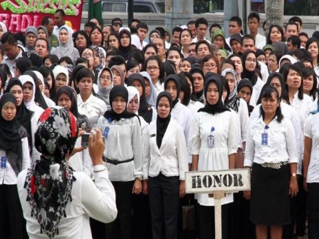 Bolehkan Staff Honorer Menjabat Satu Jabatan Kegiatan Di Lingkungan Pemerintah