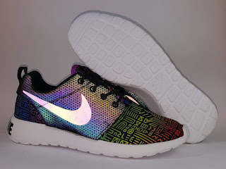 Nike Roshe Run Be True Reflective Premium, jual sepatu running , harga nike roshe run . nike running premium , sepatu lari premium, glow in the dark, toko sepatu running premium