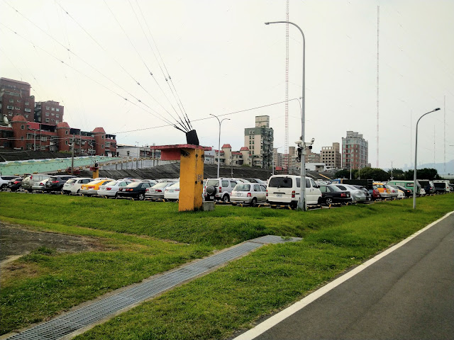 台北河濱公園自行車道 基隆河左岸鐵馬行