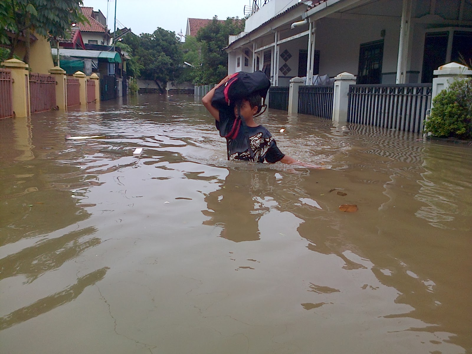 Bang Imam Berbagi Agenda Tahunan di Bekasi  itu Bernama Banjir 