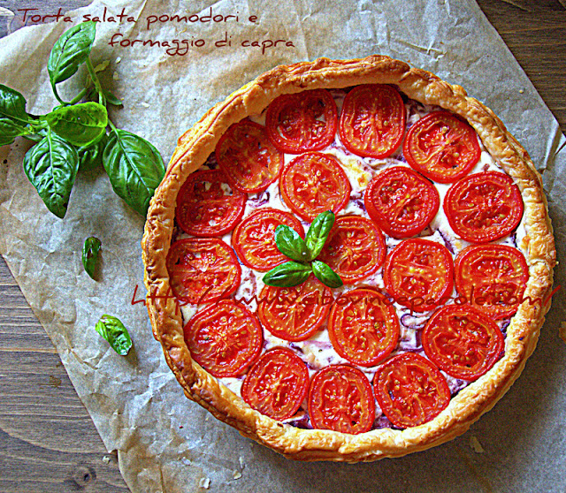 Torta salata di pasta sfoglia con  pomodori