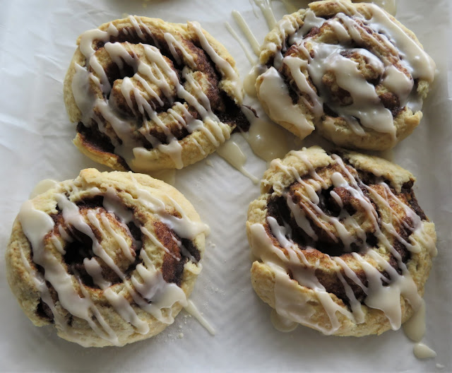 Mom's Cinnamon Rolls (small batch)