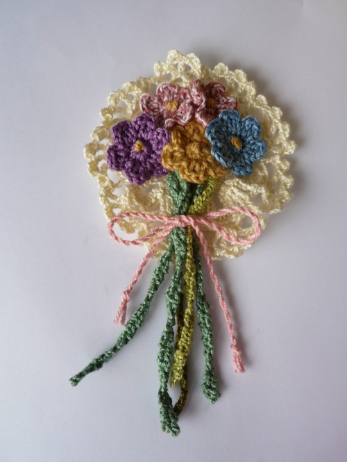 Little Doiley Flower Corsage - Free Pattern