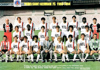 PARIS ST. GERMAIN F. C. - París, Francia - Temporada 1983-84 - Leduc (entrenador), Bathenay, Susic, Dahleb, Guillochon, Couriol, Prelaci, N'Gom y Barrientos (preparador físico); Pilorget, Toko, Morin, Luis Fernández, Rocheteau y Abreu; Baratelli, Lemoult, Toffolo, Jenifon, Borelli (presidente), De Falco, Tanasi, Zaremba y Hédoire - Plantilla del PSG, 4º clasificado en la Ligue 1 francesa