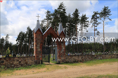 Ivianiec. Catholic cemetry. Gate