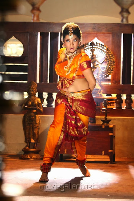 Malayalam Actress Sandhya Deep Hot Navel Show 