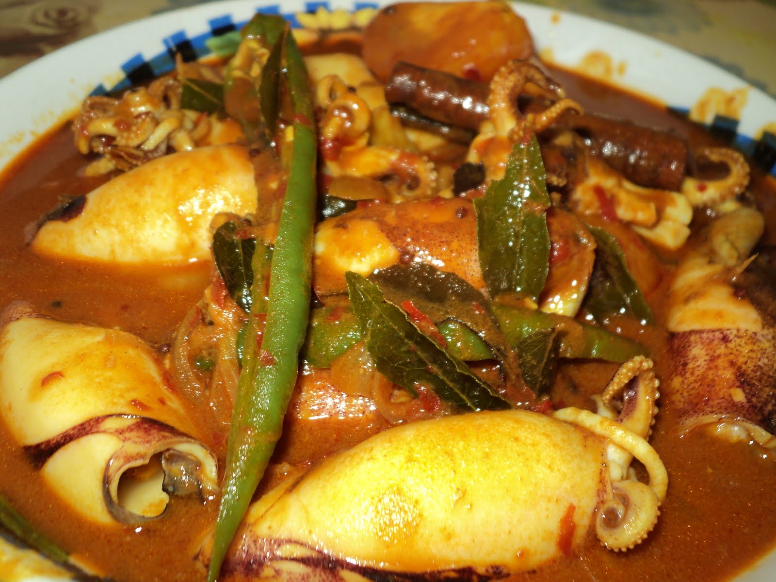 MASAKAN DARI DAPURKU: SOTONG KARI