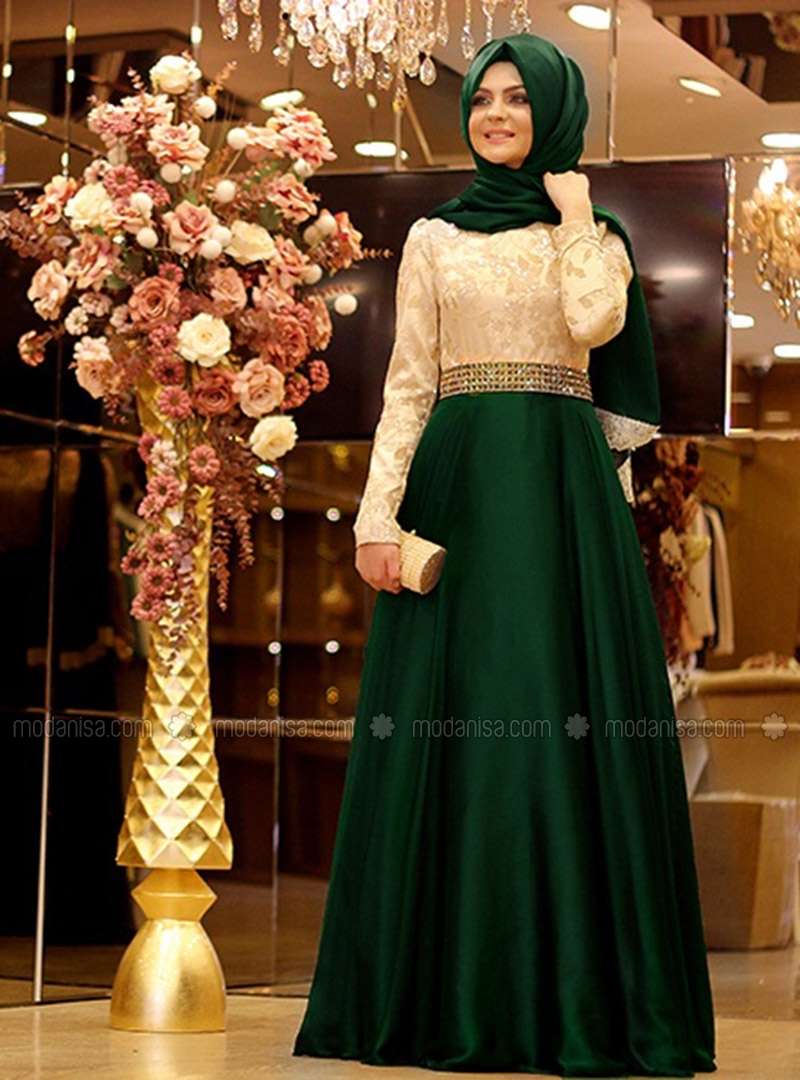 11+ Trend Terpopuler Model Rok Batik Untuk Hijab
