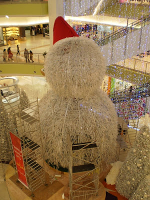 Huge Snow Man built by Recycle Material in Jusco Melaka