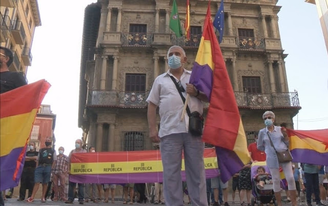 Concentración republicana en Pamplona republicana en Pamplona contra la monarquía y su corrupción