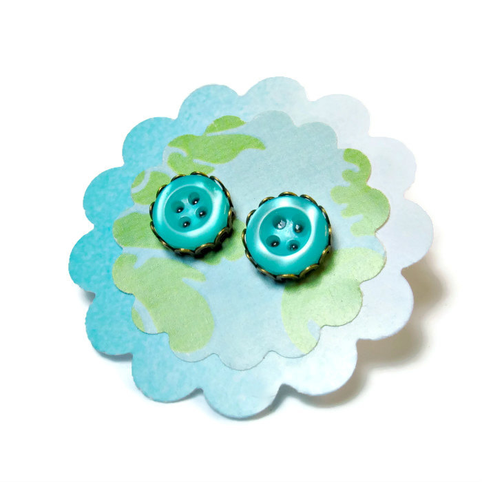 button stud earrings