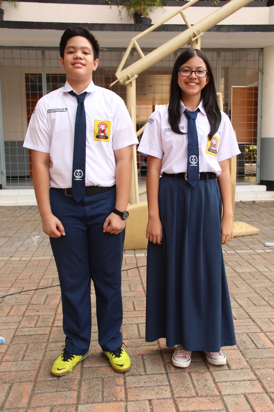 Kesiswaan SMP Labschool Kebayoran KETENTUAN BAJU SERAGAM