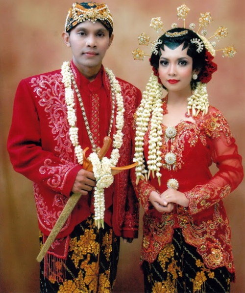 Kumpulan Foto Model Baju Pengantin Adat Jawa  Tengah Trend Baju  Pengantin  2022