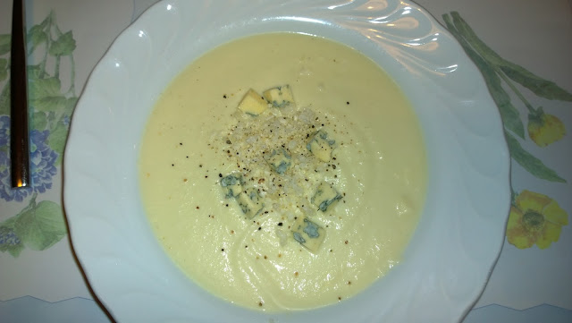 Velouté de chou-fleur à la fourme d'Ambert (thermomix)