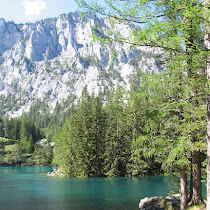Inilah Lokasi Hiking Cantik Di Green Lake Australia