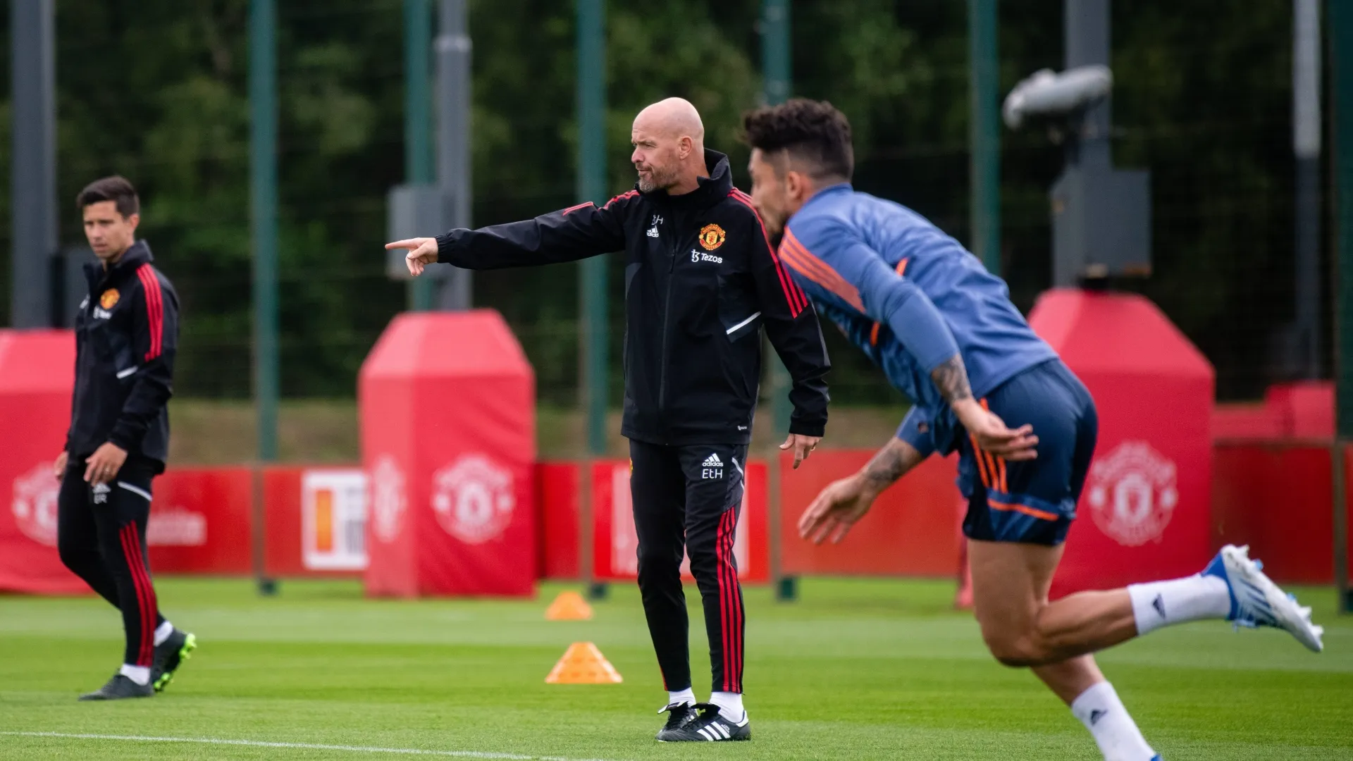 Four new youngsters called up to Ten Hag training head of weekend game