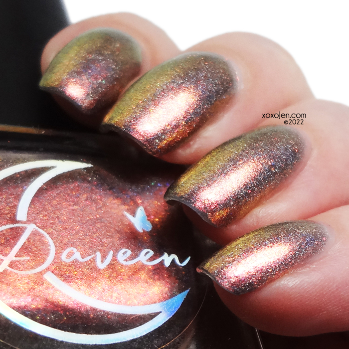 xoxoJen's swatch of Daveen Lacquer: Uncanny