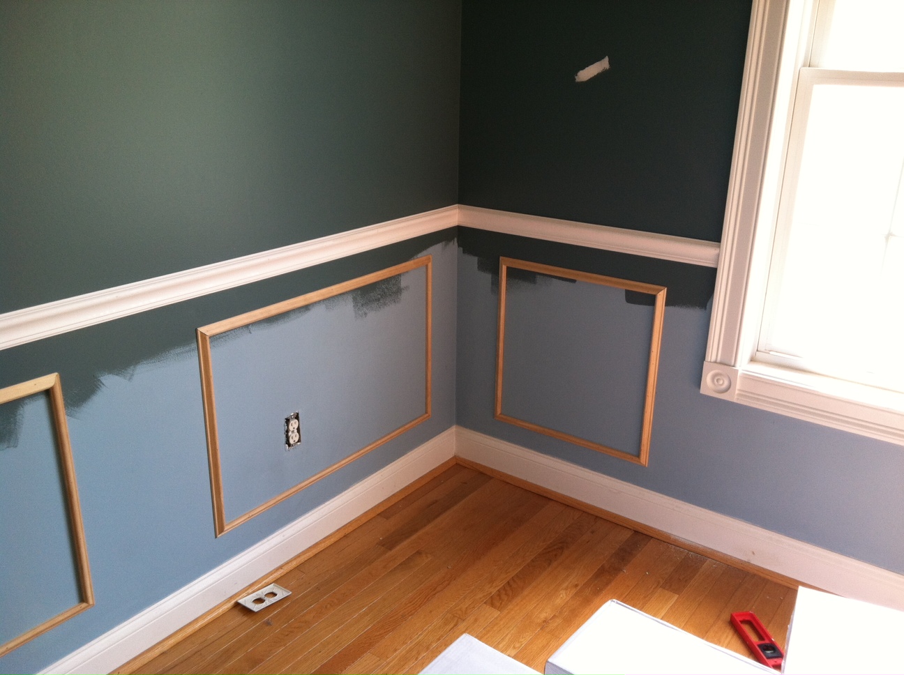 The Room Stylist: DIY Project: Wainscoting & Chair rail