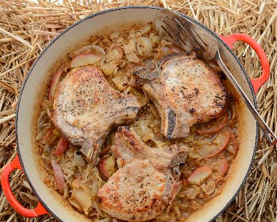 Thick Chops with Sauerkraut & Apples ♥ KitchenParade.com, a country-style skillet, easy enough for a weeknight supper, special enough for Saturday company. One of my very oldest fall recipes.