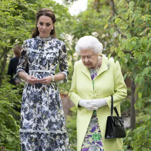 Kate Middleton, one of the Queen's favorites, and this photo is proof