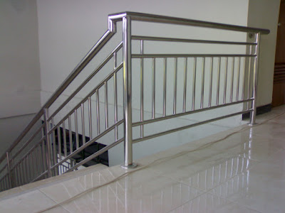 Model Railing Tangga Besi Minimalis