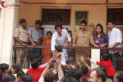 Priyanka Chopra & Ranbir Kapoor Ganesha Visarjan Pictures