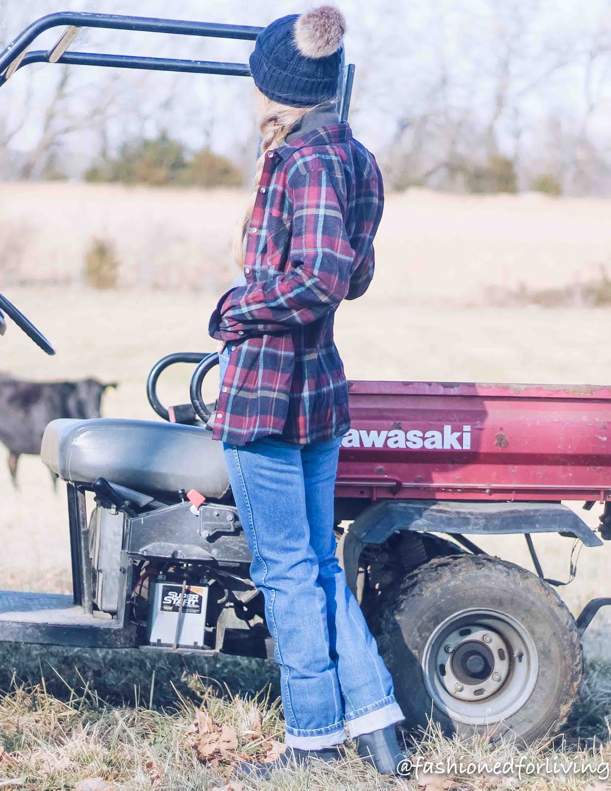 womens vintage wrangler outfit with flannel and short hunter boots
