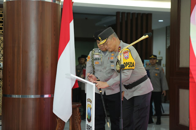 Awali Tugas Kapolda Jatim Lantik Direktur Lalu Lintas yang Baru