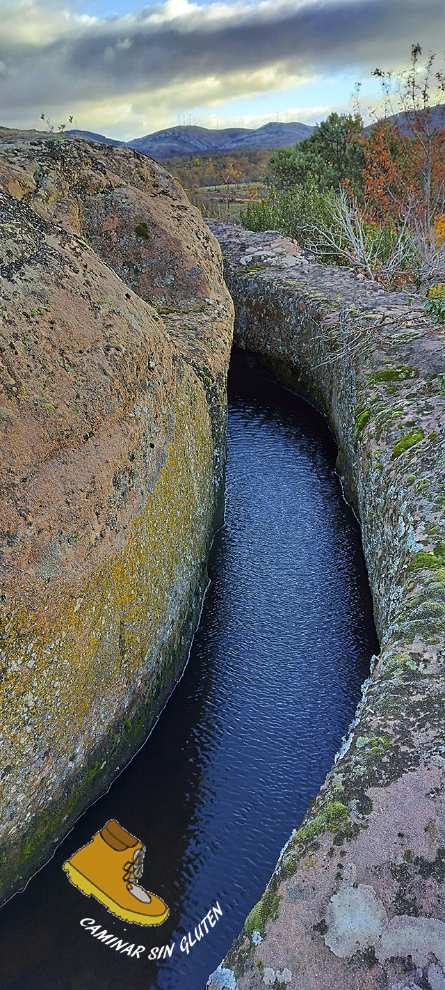 Tramo de acueducto de Tiermes lleno de agua por las últimas lluvias