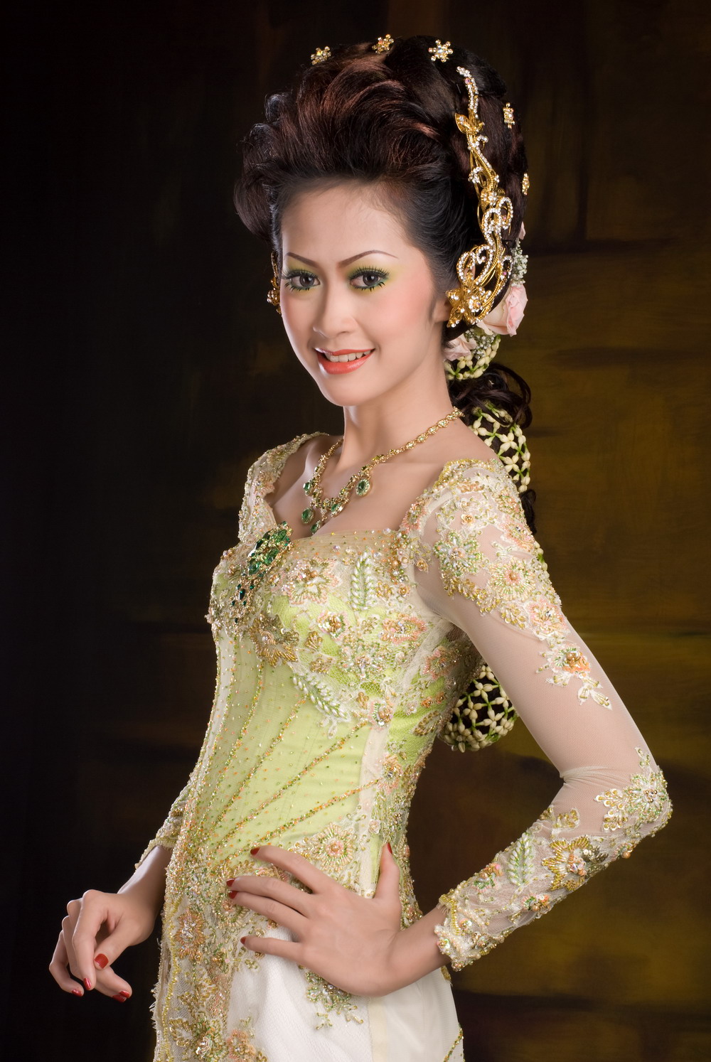  Sanggul Modern  Ibu Ibu newhairstylesformen2014 com