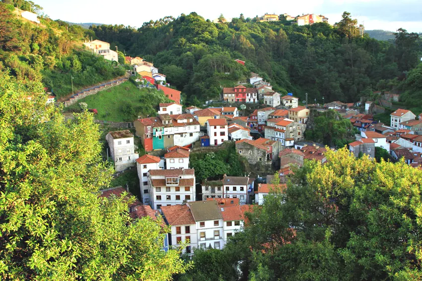 Cudillero to jedno z najbardziej malowniczych miejsc w północnej Hiszpanii.