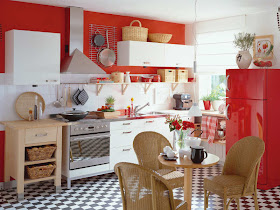 cozinha com decoração vermelha