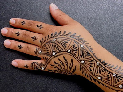 Henna tattoos became popular all over the world