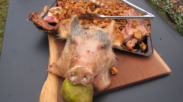 pig roast pig head with pear