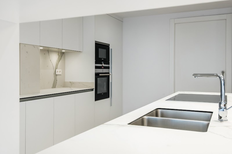 La cocina se convierte en el centro de la casa en Barcelona