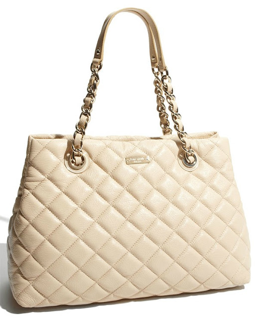 Isnâ€™t she gorgeous? Oh my. Nothing says classic like a quilted bag ...