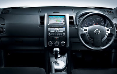 2011 Nissan X-Trail Cockpit