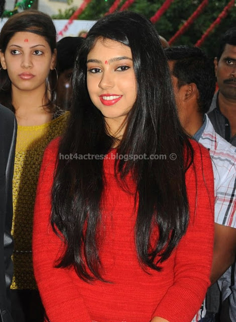 Niti Taylor at Pelli Pustakam Movie Launch images