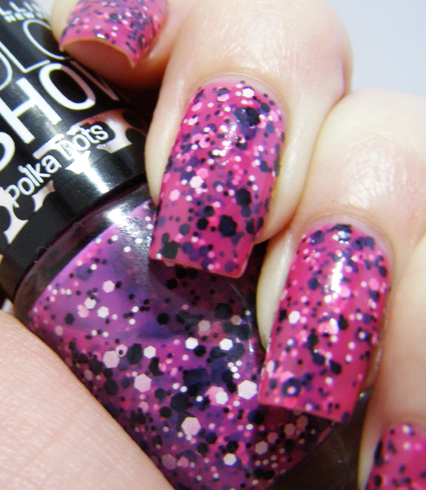 Maybelline Color Show Brocades Gilded Rose Swatches, Review and Nail Art -  Glamorable