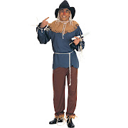 Len as the Scarecrow