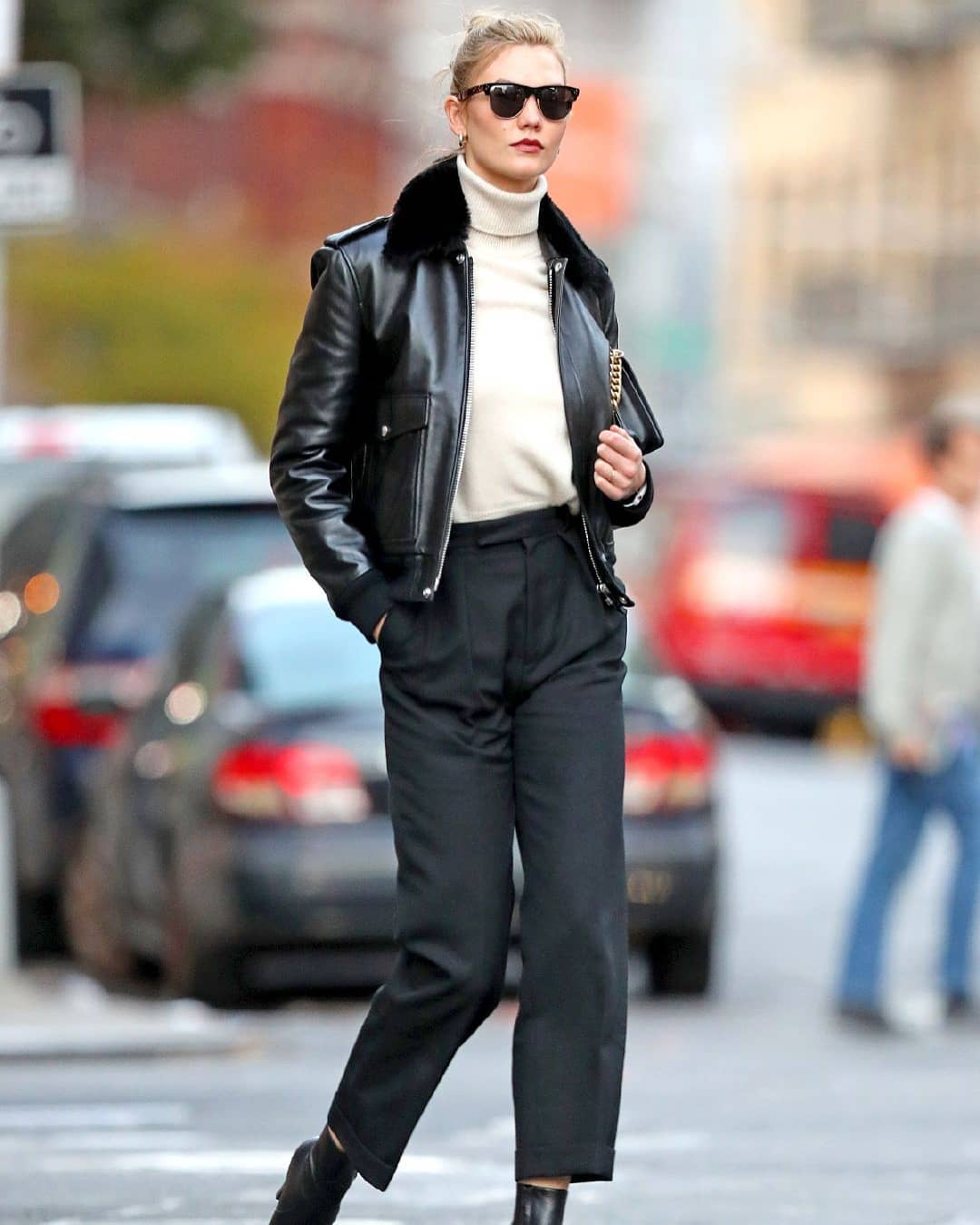 Karlie Kloss Brings Us the Perfect Model Off Duty Outfit