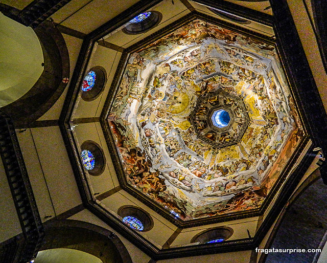interior da Cúpula de Bruneleschi na Catedral de Florença