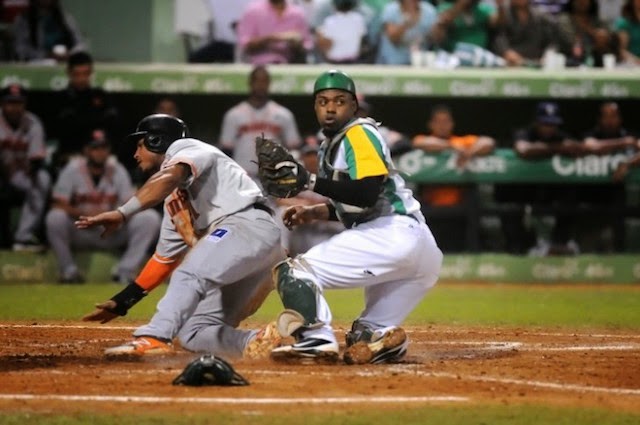 Gigantes reaccionan y logran primer triunfo en final Béisbol dominicano