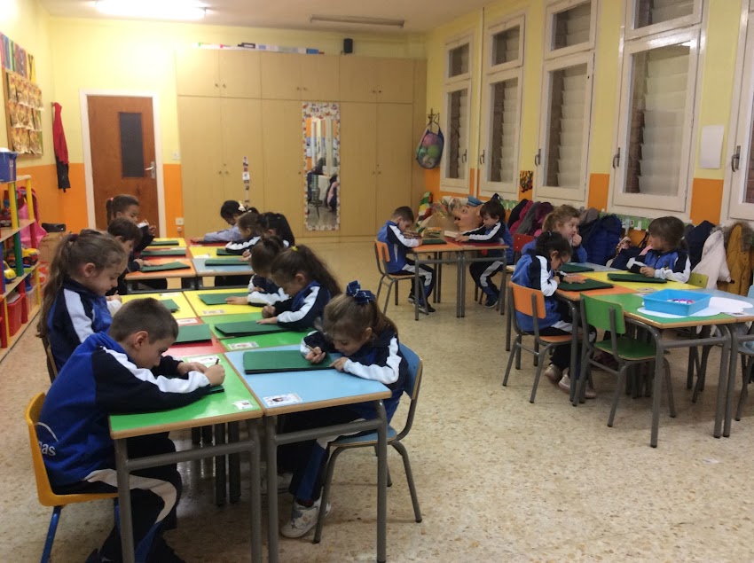 ESCUELA  "JUANITO BOSCO": TALLER DE PLÁSTICA