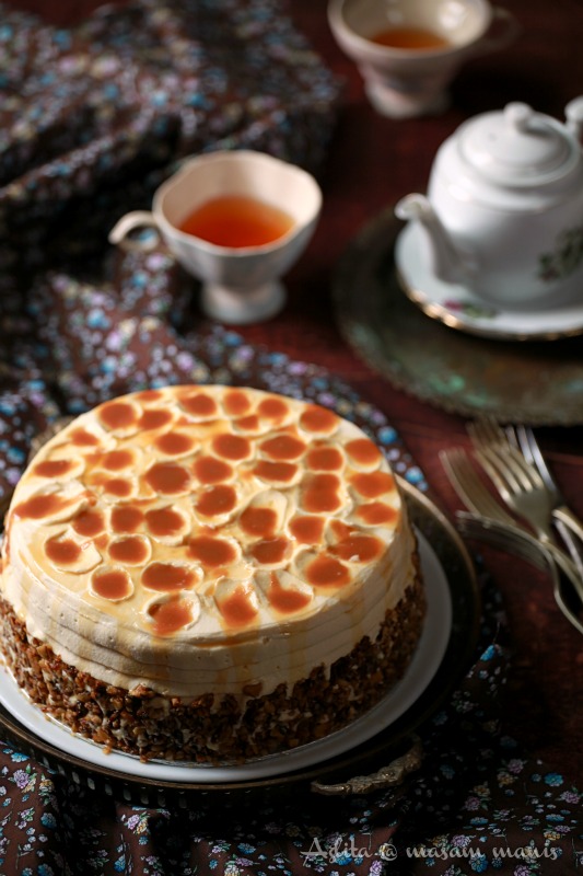 PECAN HAVEN CAKE WITH BUTTERSCOTCH FROSTING - masam manis